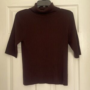 Brown 1/2 sleeve turtle neck ribbed medium